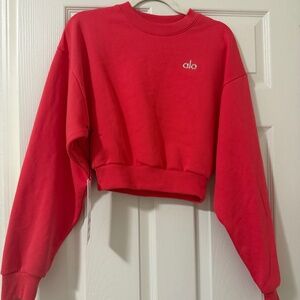 Alo Cropped Accolade Crewneck in Candy Red